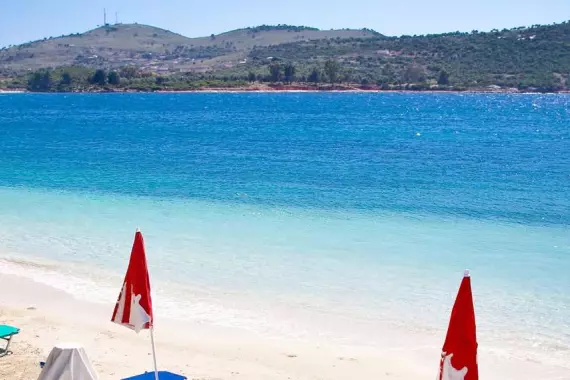 Saranda: a beautiful white beach and crystal clear sea